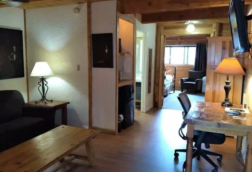 スイート, The Boulder Creek Lodge