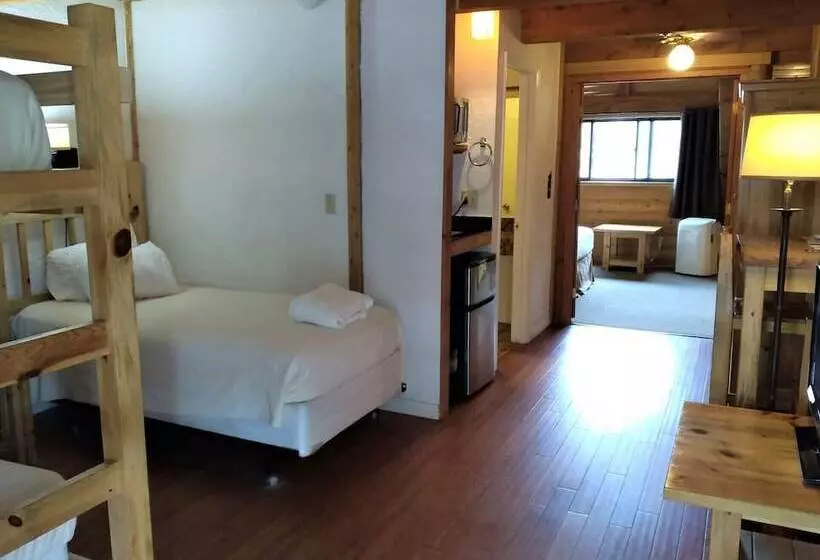 ファミリールーム, The Boulder Creek Lodge