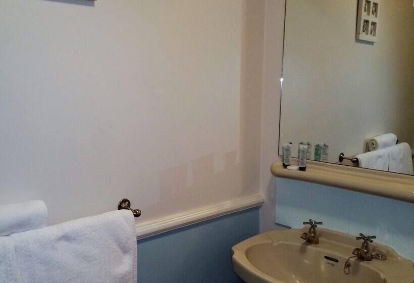 Номер Стандарт, The George Hotel Pangbourne
