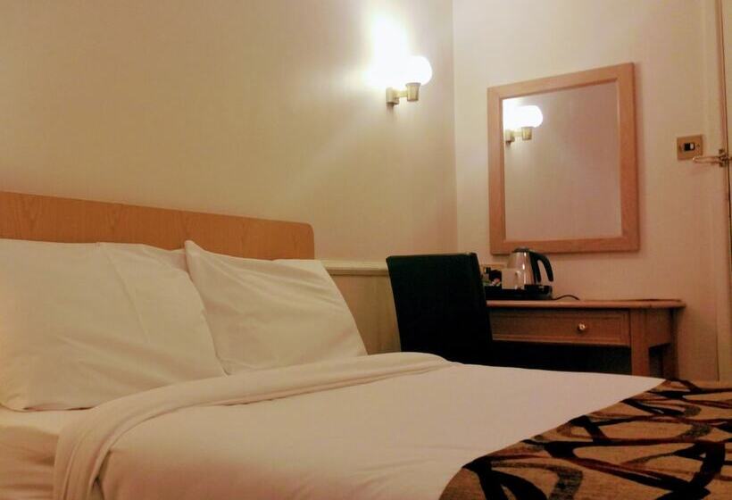 이코노미 룸, The George Hotel Pangbourne