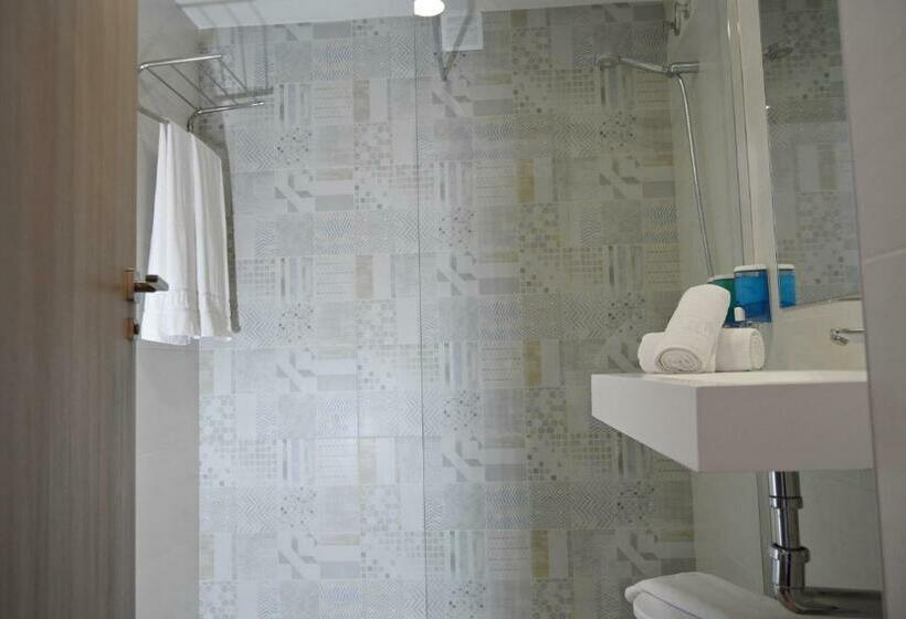 4인용 스탠다드 룸, Tropic