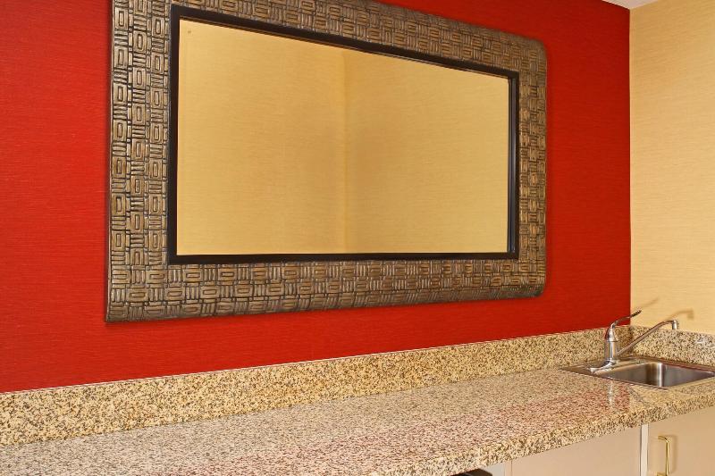 سوییت جونیور, Vila Gale Opera