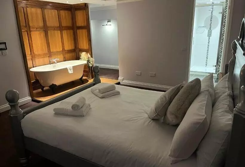 キングサイズベッドのスタンダードルーム, Limes Hotel