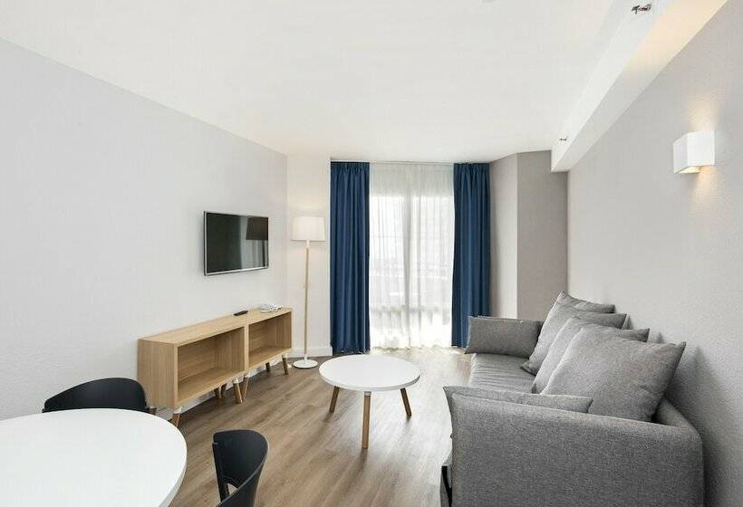 带2个卧室带海景的公寓, Sol Puerto Marina