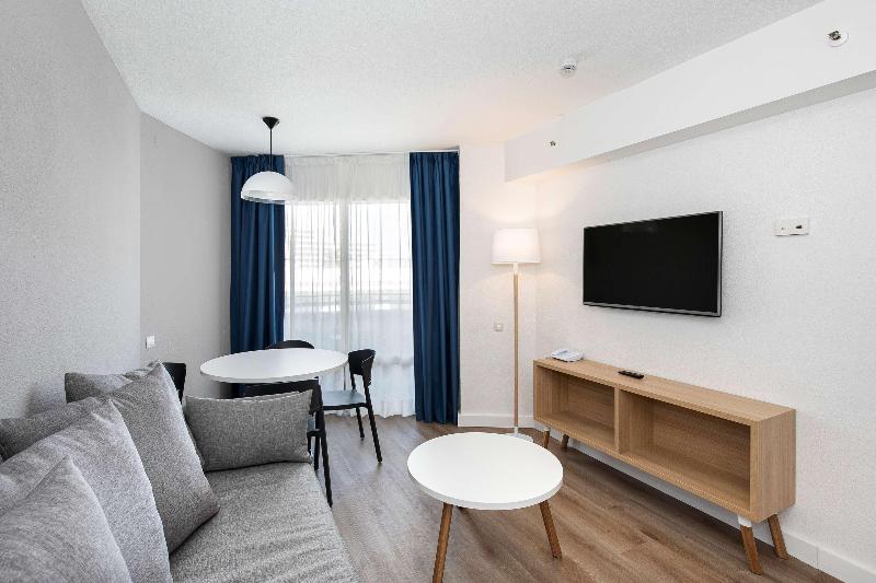 带2个卧室的公寓, Sol Puerto Marina