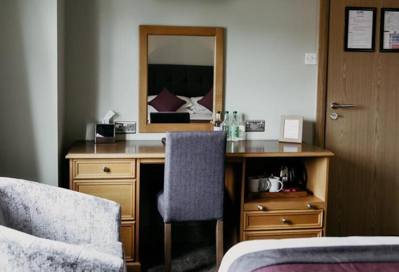 חדר משפחתי קלאסי, St. Davids Cross