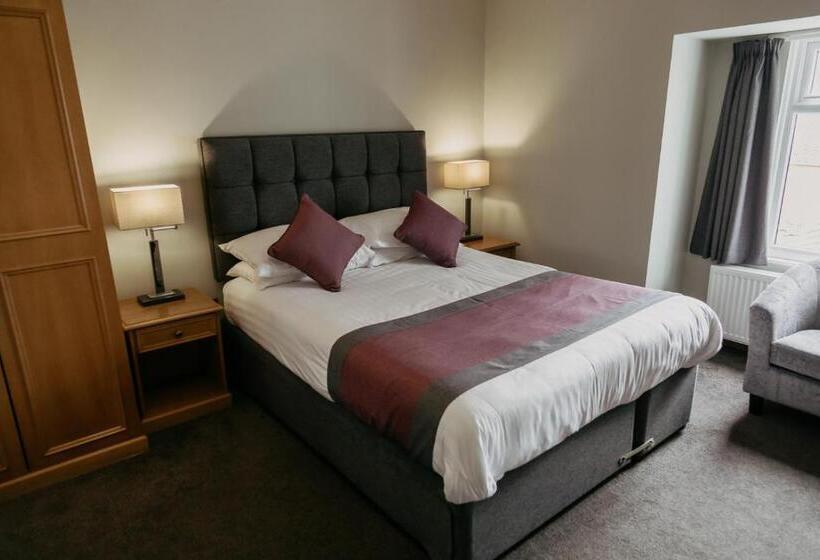 חדר משפחתי קלאסי, St. Davids Cross