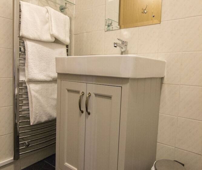 חדר קומפורט, St. Davids Cross