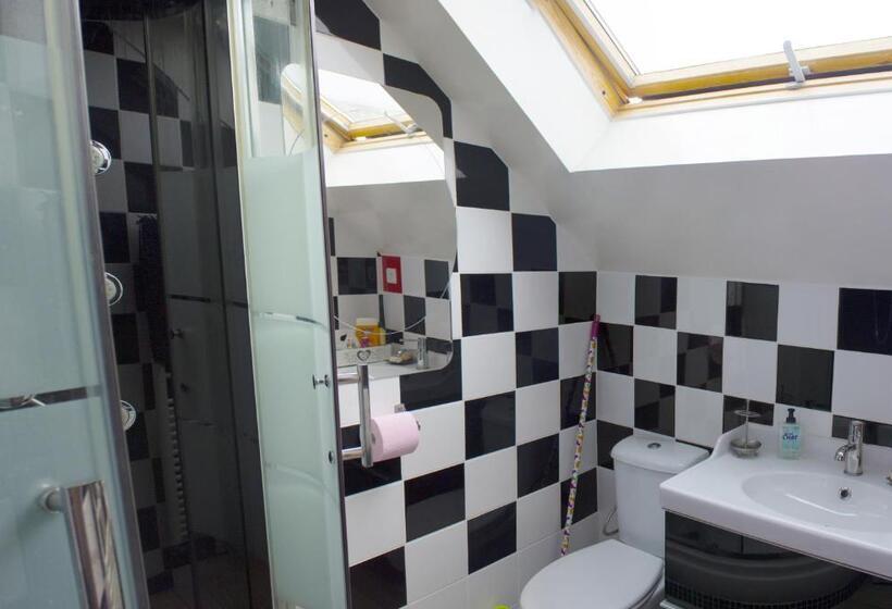 Семейный Номер, Le Relais De L Aube