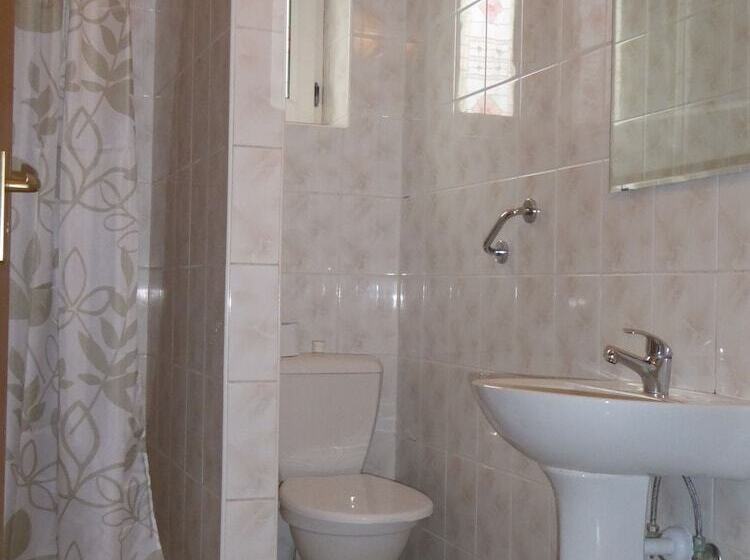 Трехместный Номер Стандарт с Балконом, Dom Wczasowy Barbara