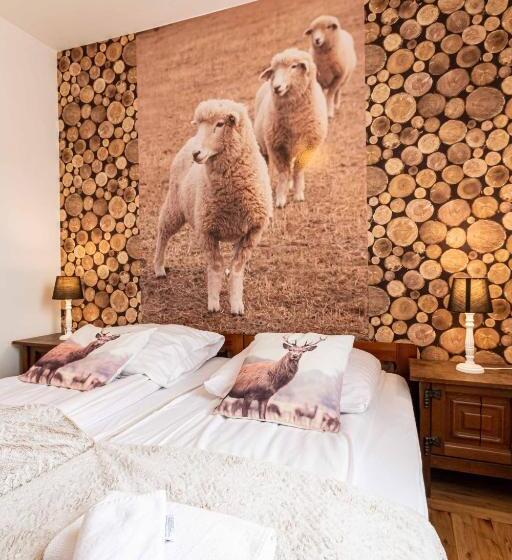 Standard Triple Room with Terrace, Gronik