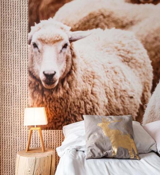 اتاق استاندارد با بالکن, Gronik