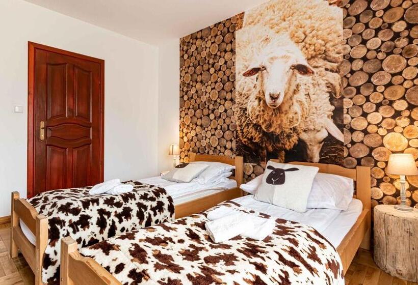 اتاق استاندارد با بالکن, Gronik