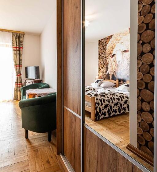 اتاق استاندارد با بالکن, Gronik