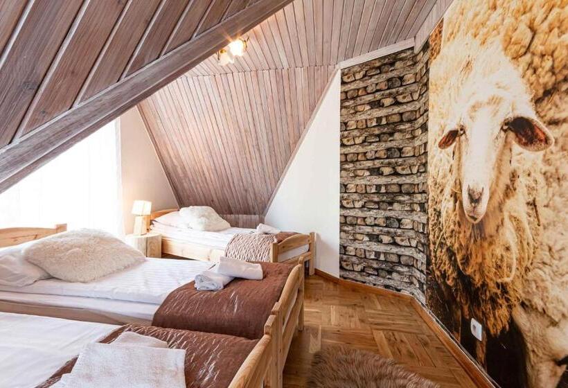 اتاق استاندارد چهارنفره با بالکن, Gronik