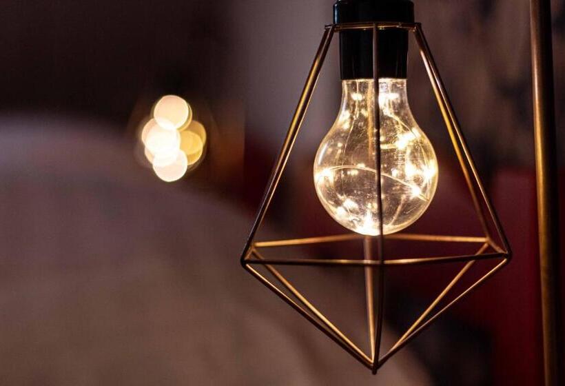 اتاق استاندارد چهار تخته, Gronik