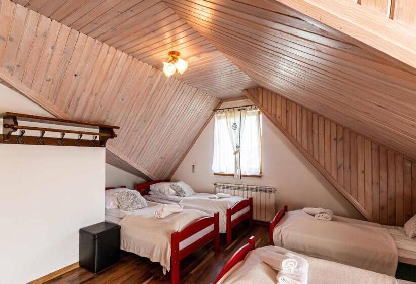 اتاق استاندارد چهارنفره با بالکن, Gronik