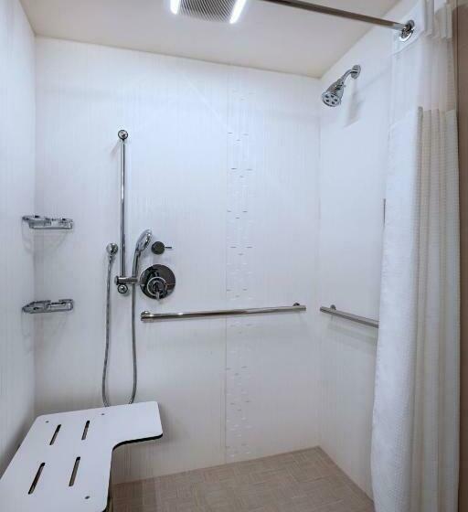 חדר סטנדרט עם מיטת קינג, Courtyard Dallas Grand Prairie