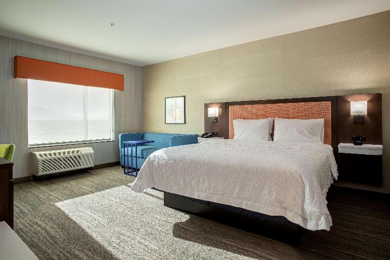 带大床的标准间, Hampton Inn & Suites Indio