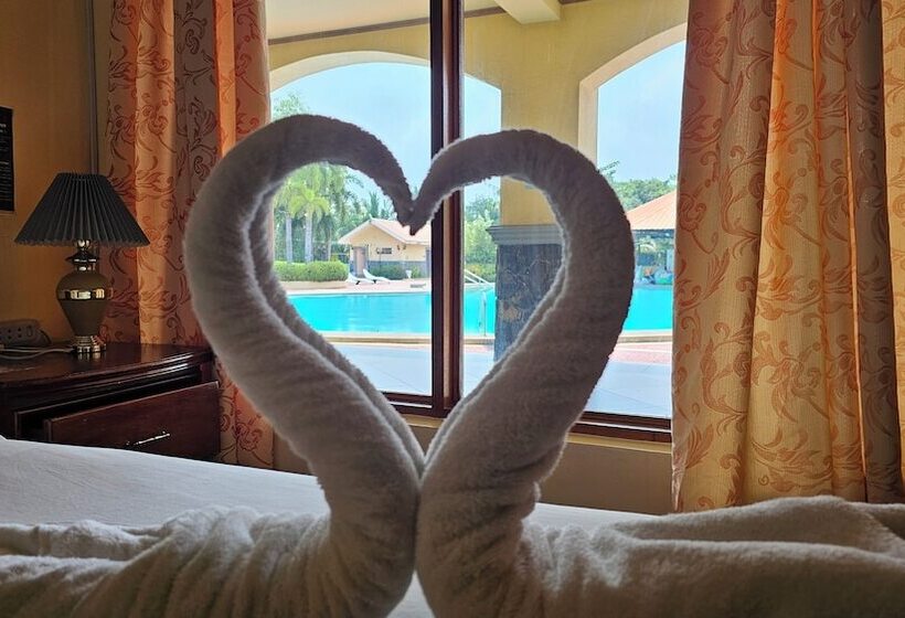 اتاق استاندارد با تخت دوبل, Subic Waterfront Resort And