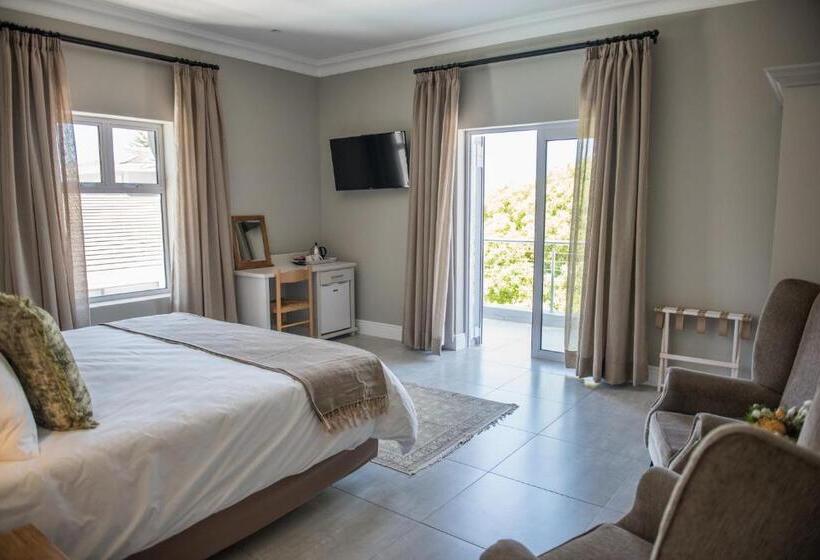 带大床的豪华间, The Whale On Main B&b