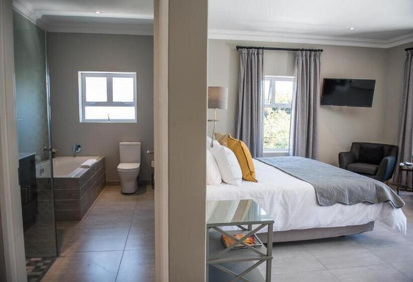 带大床的豪华间, The Whale On Main B&b