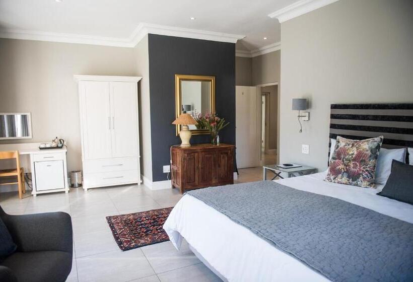 带大床的豪华间, The Whale On Main B&b