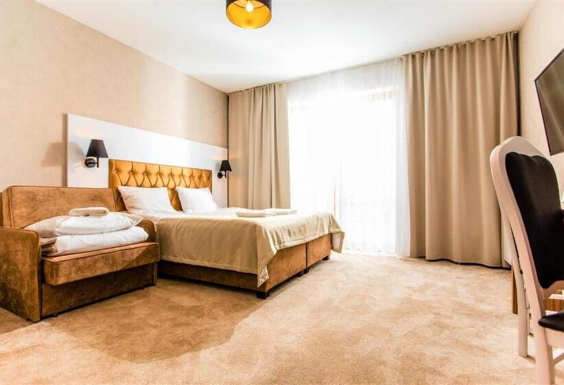 Трехместный Номер Стандарт с Балконом, Amber Park Spa
