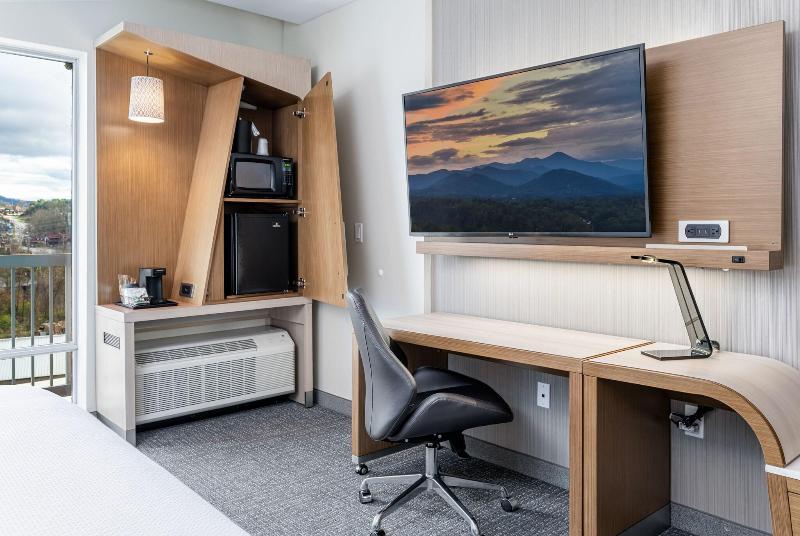 اتاق استاندارد با تخت بزرگ, Courtyard Asheville Biltmore Village