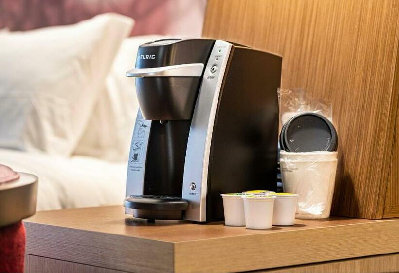 带大床的标准间, Courtyard Winston Salem Downtown