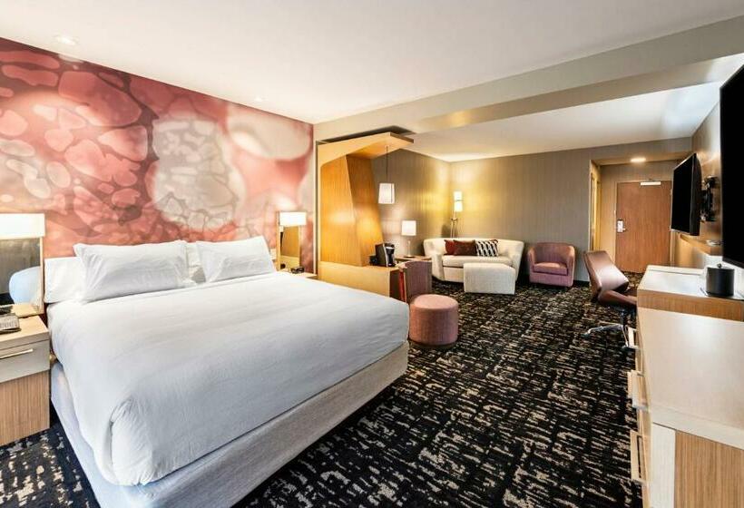 带大床的套房, Courtyard Winston Salem Downtown