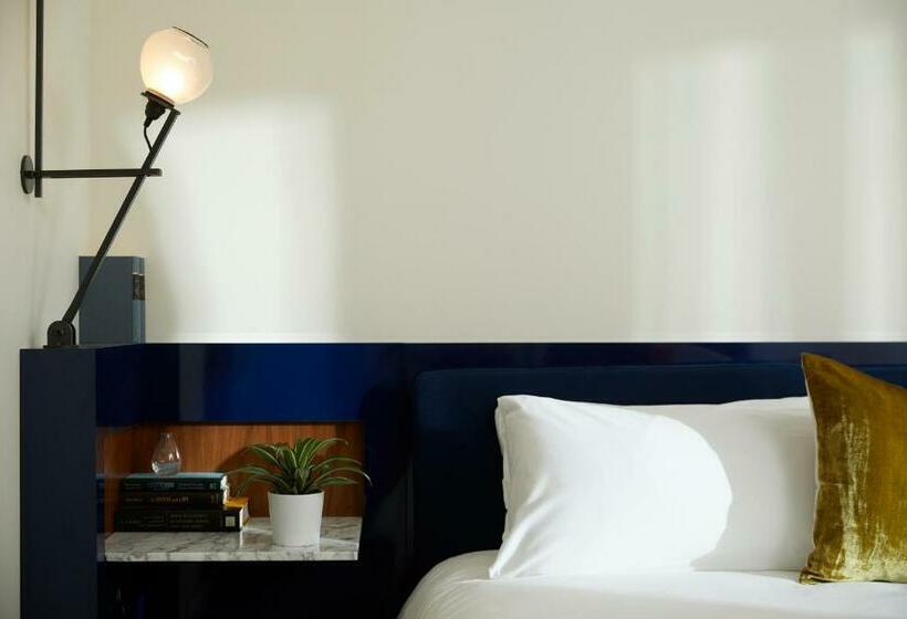 غرفة قياسية سرير كينج, Haya