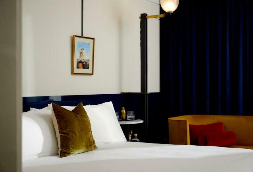 غرفة قياسية سرير كينج, Haya