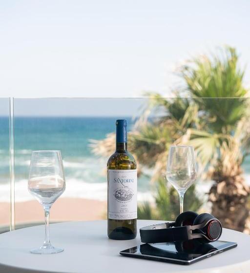 إستوديو قياسى مطل على البحر, Nektar Beach