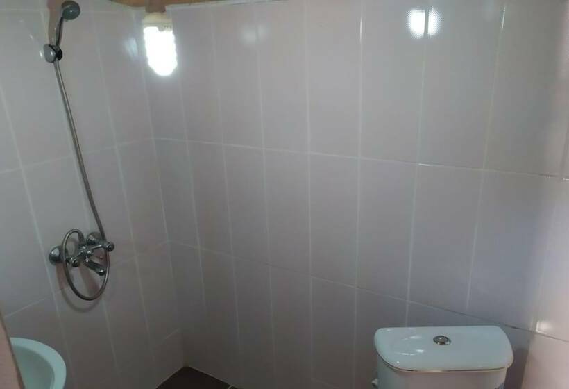 家庭间, Rengarenk Otel & Restorant