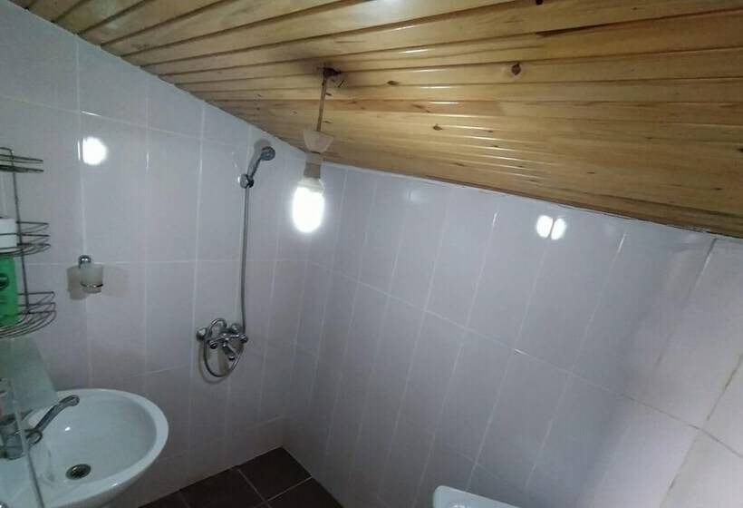 家庭间, Rengarenk Otel & Restorant