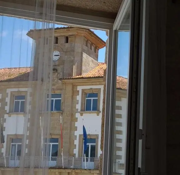 اتاق لوکس با بالکن و چشم‌انداز دریا, Hospedaje Casasampedro