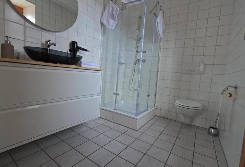 Номер Стандарт, Zum Zacherwirt