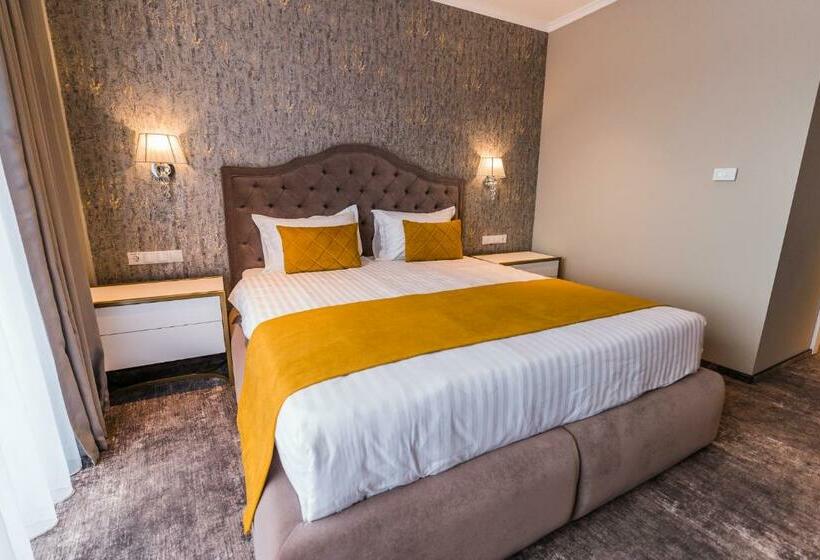 バルコニー付きスタンダードルーム, Aventus