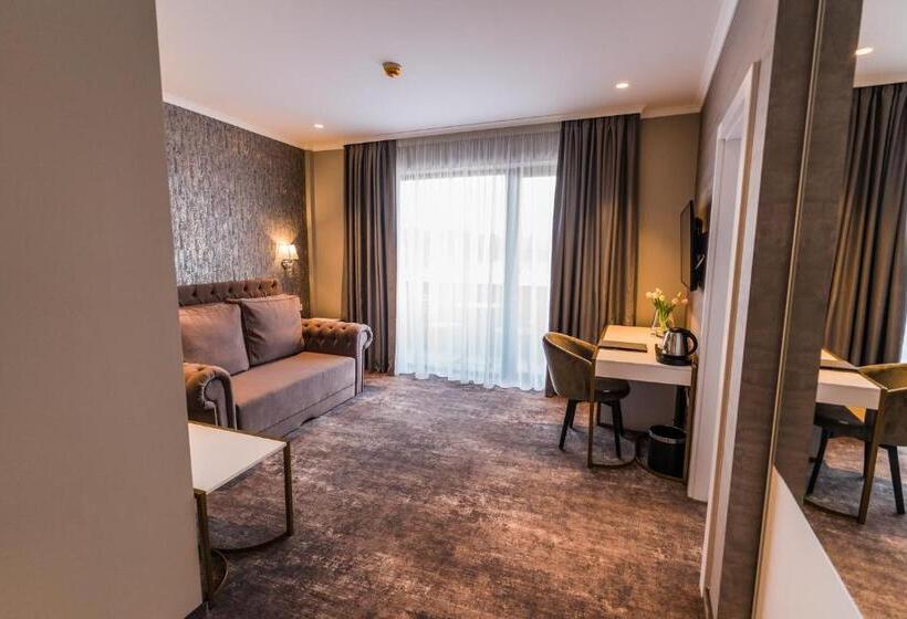 آپارتمان 1 خوابه با بالکن, Aventus