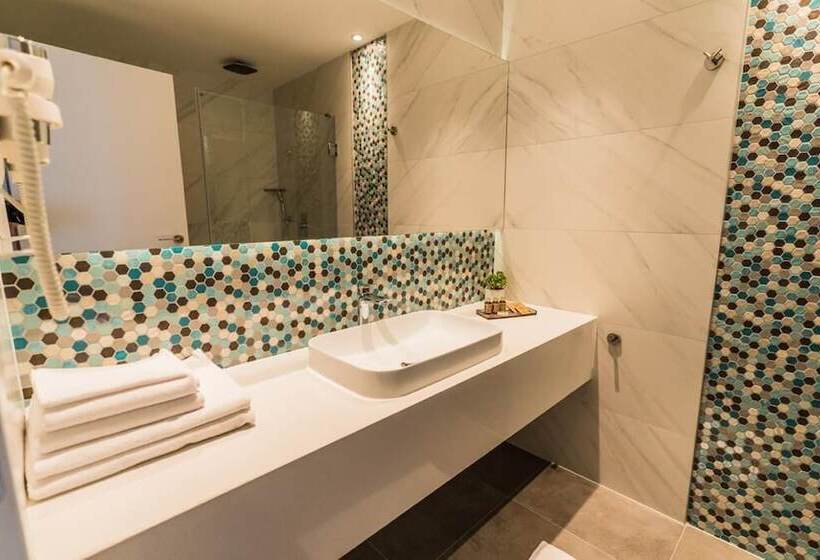 デラックスルーム, Aventus