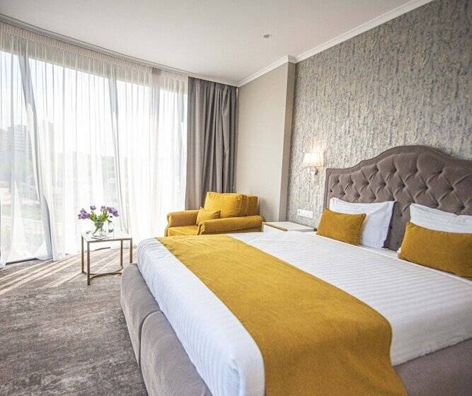 デラックスルーム, Aventus