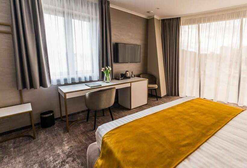 デラックスルーム, Aventus