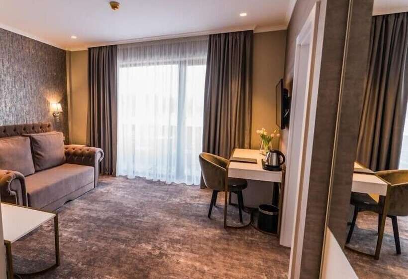 バルコニー付き１ベッドルームアパートメント, Aventus