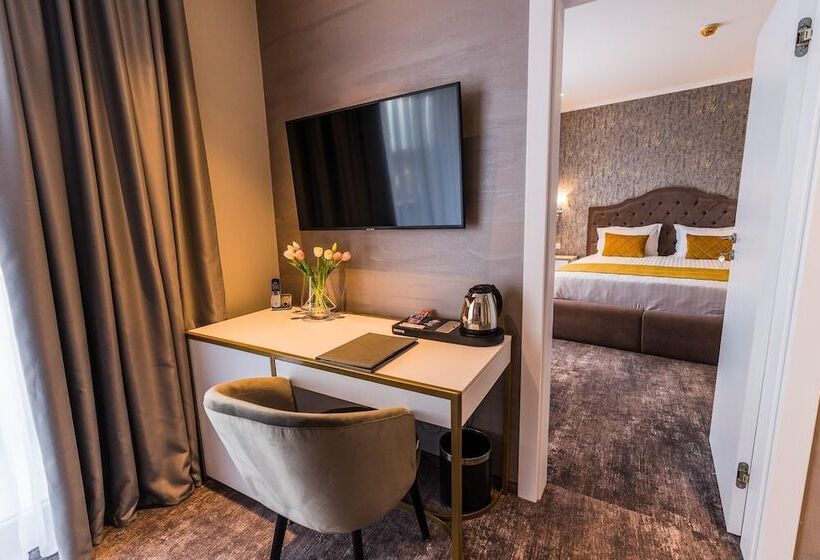 バルコニー付き１ベッドルームアパートメント, Aventus