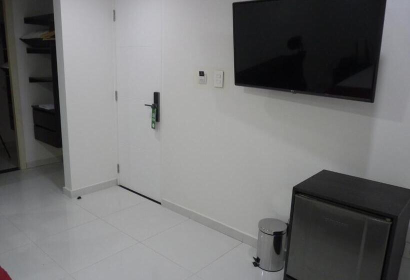 스탠다드 룸 킹사이즈 침대, Business Center