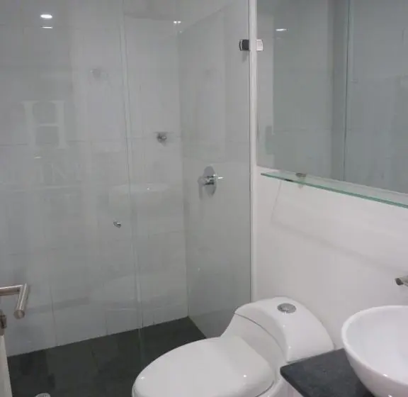 اتاق استاندارد سه تخته با بالکن, Business Center