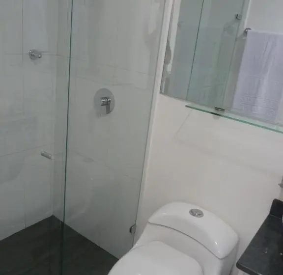 اتاق استاندارد سه نفره, Business Center