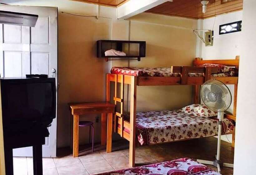 غرفة قياسية رباعية, Cabinas Bachelor