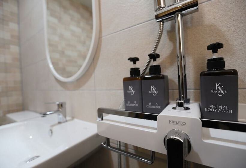 StandaardKamer, Kyungsung Yeogwan